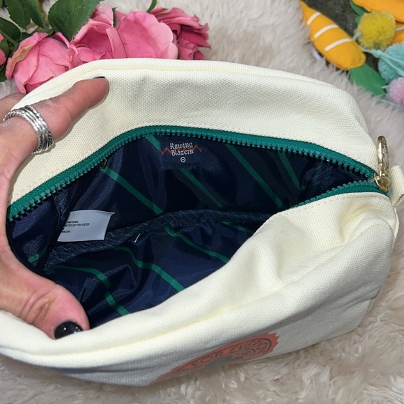 Rowing Blazers Toiletry Bag 🍒🍒 - Picture 4 of 8